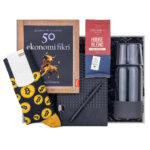 Finans Dünyası Premium Hediye Kutusu | 50 Ekonomi Fikri Kitabı & Modern Termoslu Hediye Seti