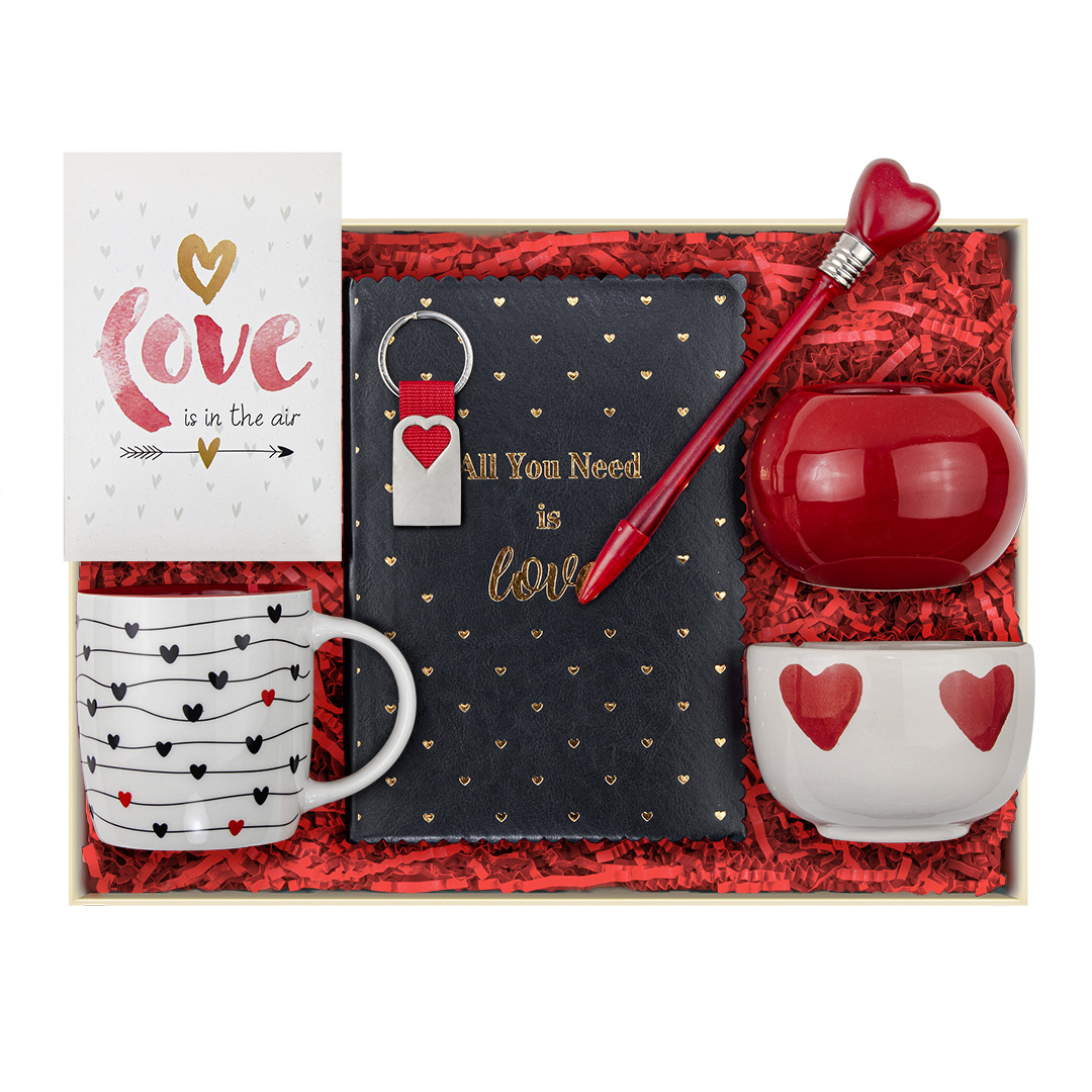 kalpler-bir-olsun20-hediye20kutusu202.jpg Love is in the Air – Romantik Hediye Kutusu - Görsel 1