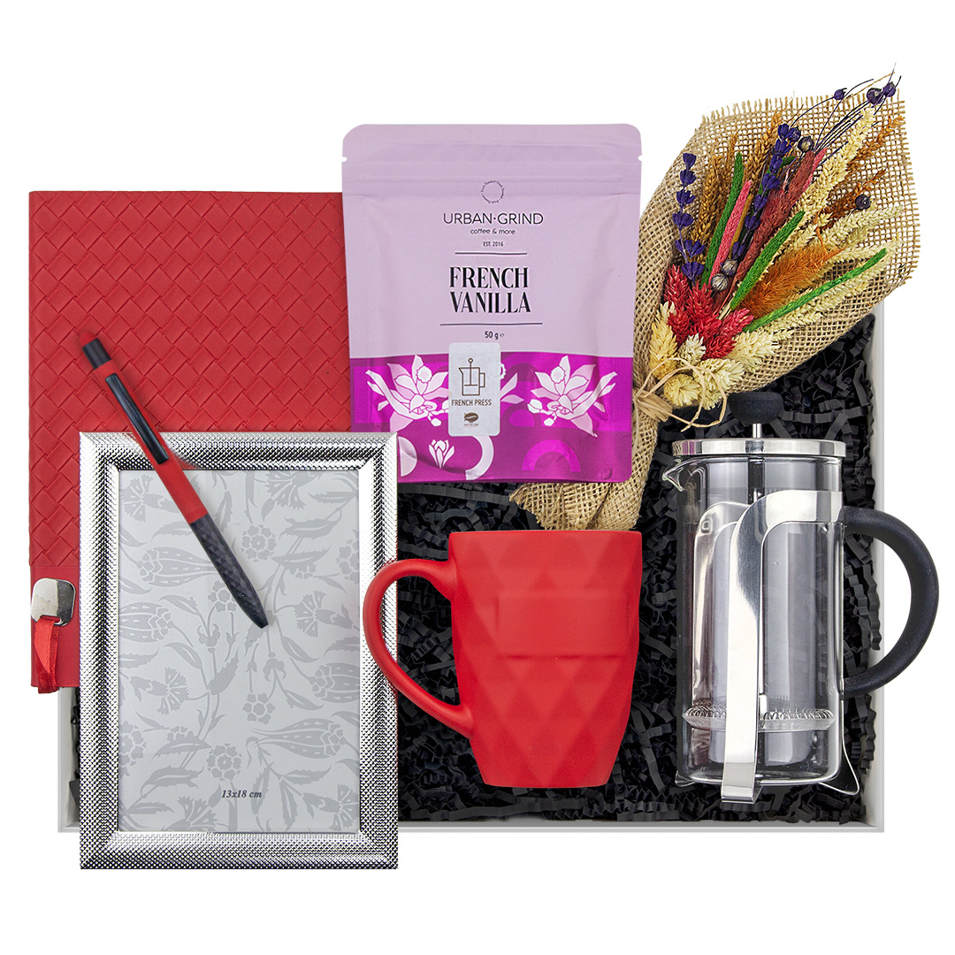 kirmizi-french-vanilla-ofis-hediye-kutusu.jpg Kırmızı French Vanilla Hediye Kutusu | Lüks Ajanda, French Press & Kurutulmuş Çiçekli Ofis Seti - Görsel 1
