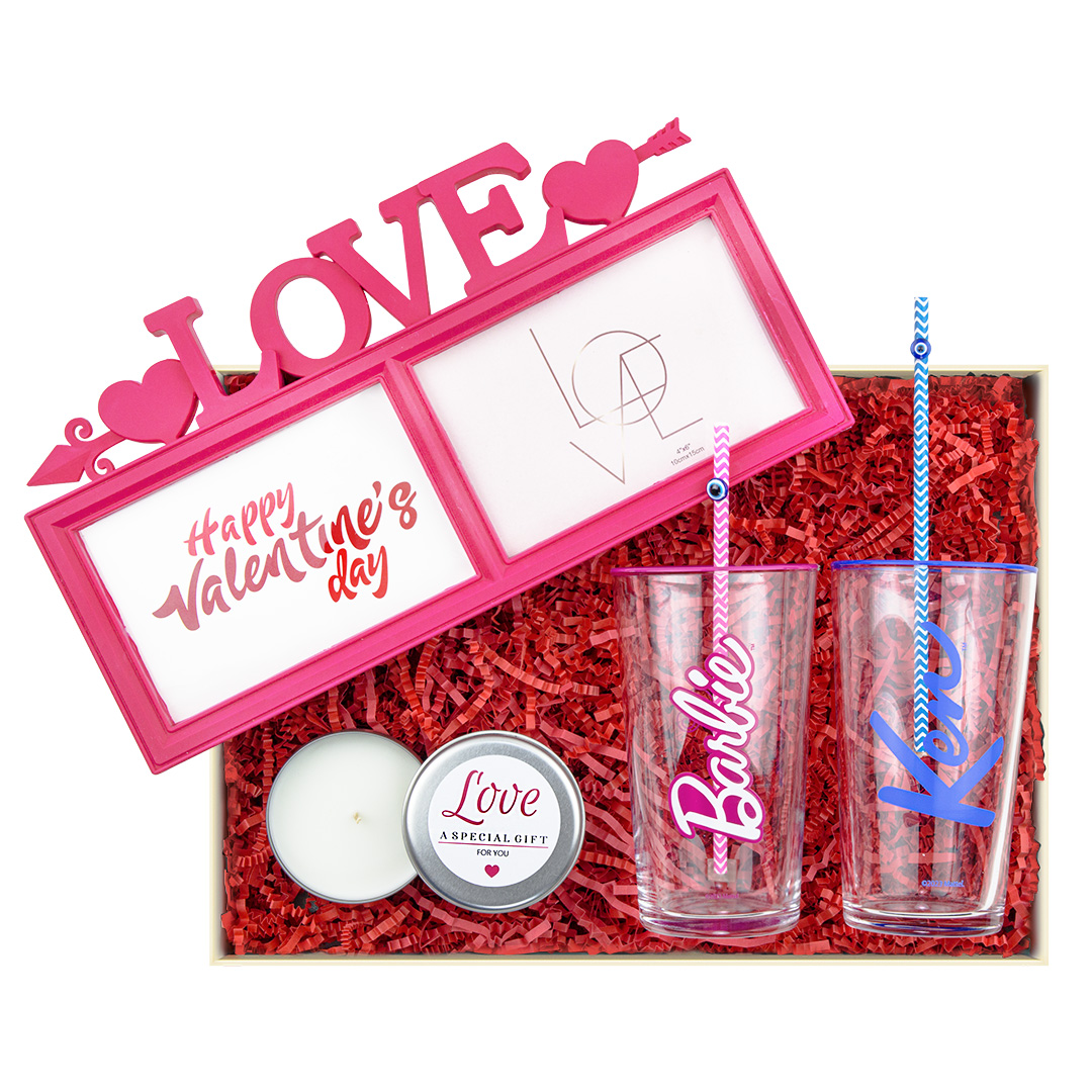 lovecerceve201.jpg Barbie ve Ken Aşk Dolu Hediye Kutusu: Sevgiyi İçeceğiniz Her An ve Özel Anılarınız İçin! - Görsel 1